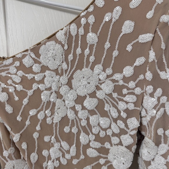 Dress the Population One-Shoulder Floral Mini Dress in White and Tan - Picture 9 of 15